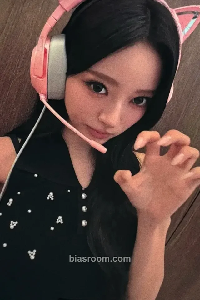 MEOVV - Anna - BITE NOW Album fansign round 3 online makestar
