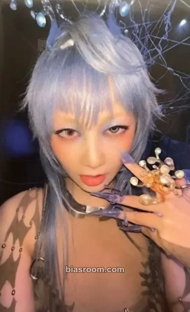 HINATA XG WOKE UP K-pop photocard
