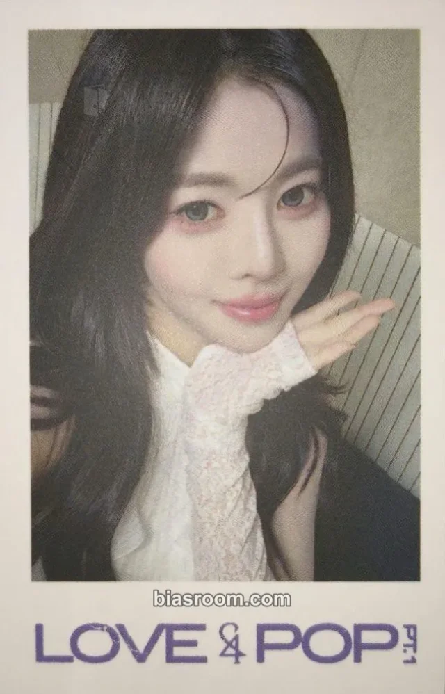 tripleS - Dahyun - LOVE&POP pt.1 Album everline fansign round 2 polaroid