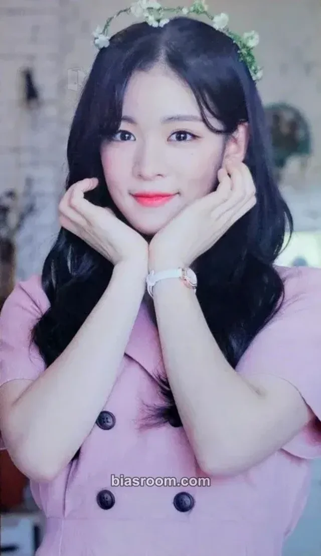 fromis_9 - Chaeyoung - To. Day Album broadcast non-standard size