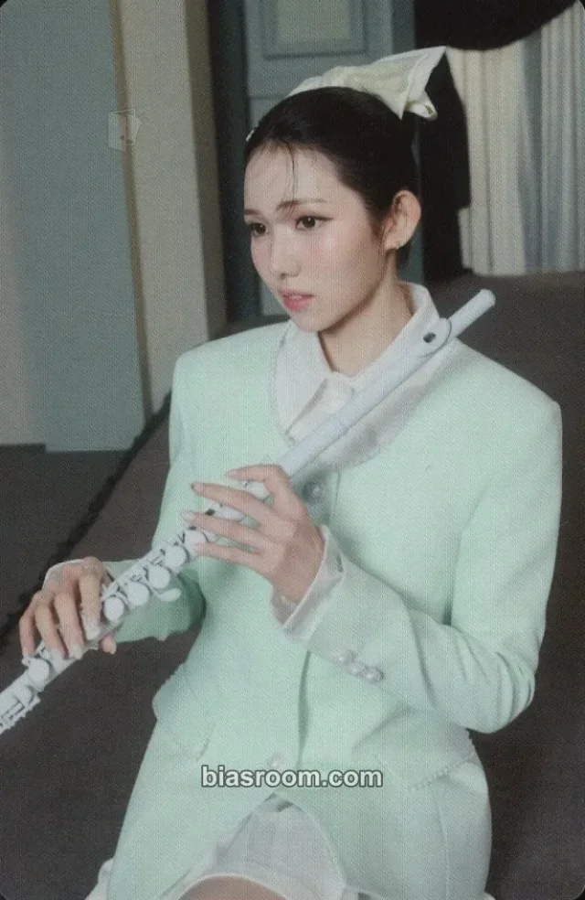IS:SUE - Nano  - QUARTET Album A version limited edition album photocard first press only