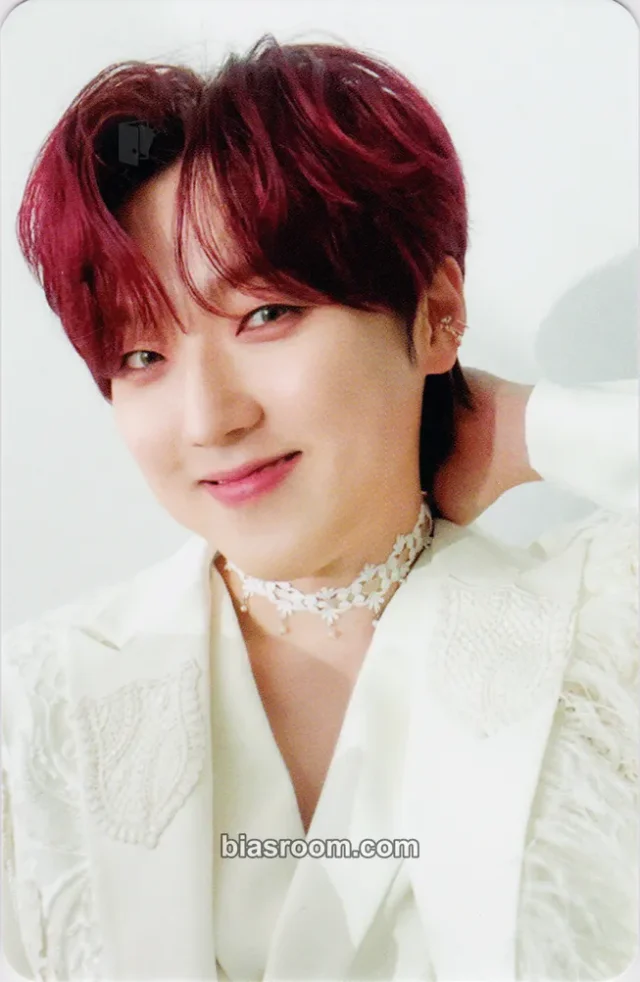 Forestella - Hyungho - The Royal 2022-23 Event tin case photocard set