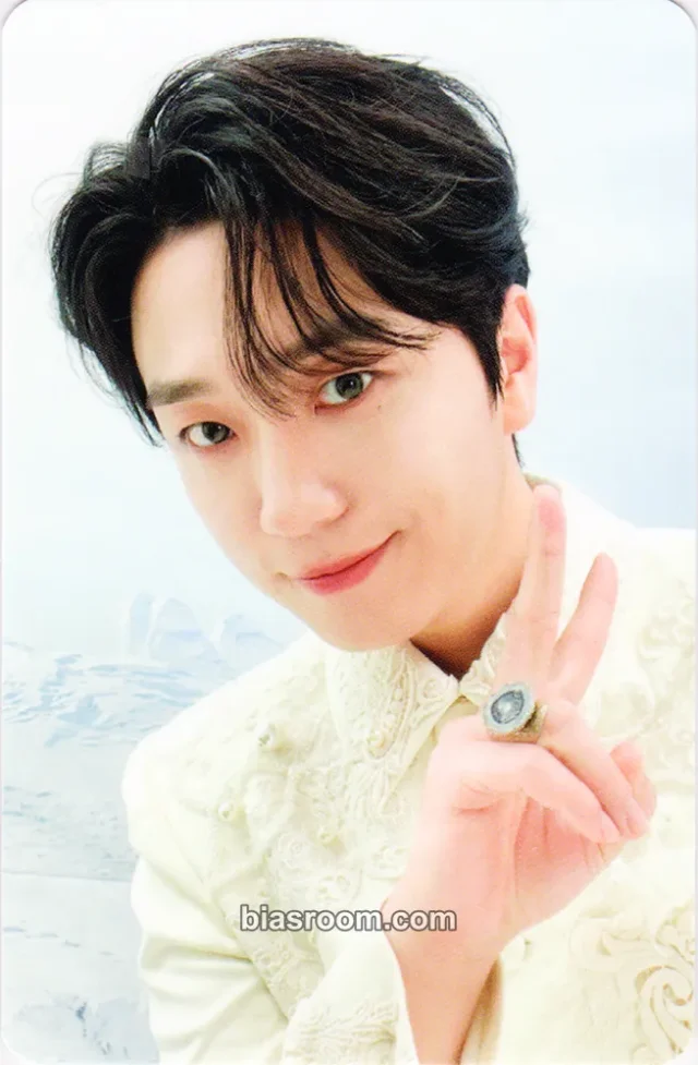 Forestella - Woorim - The Royal 2022-23 Event tin case photocard set