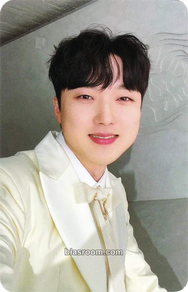 Forestella - Hyungho - The Royal 2021-22 Event tin case photocard set