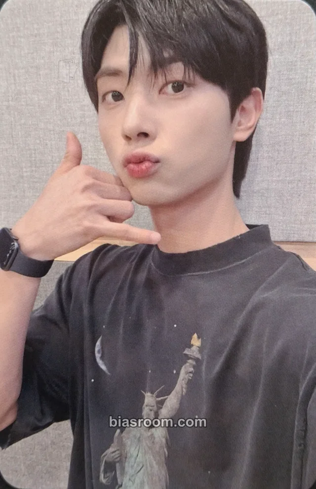 ONEWE - Kanghyun - Planet Nine: Isotropy Album y global music (yglobal) video call/fancall round 2