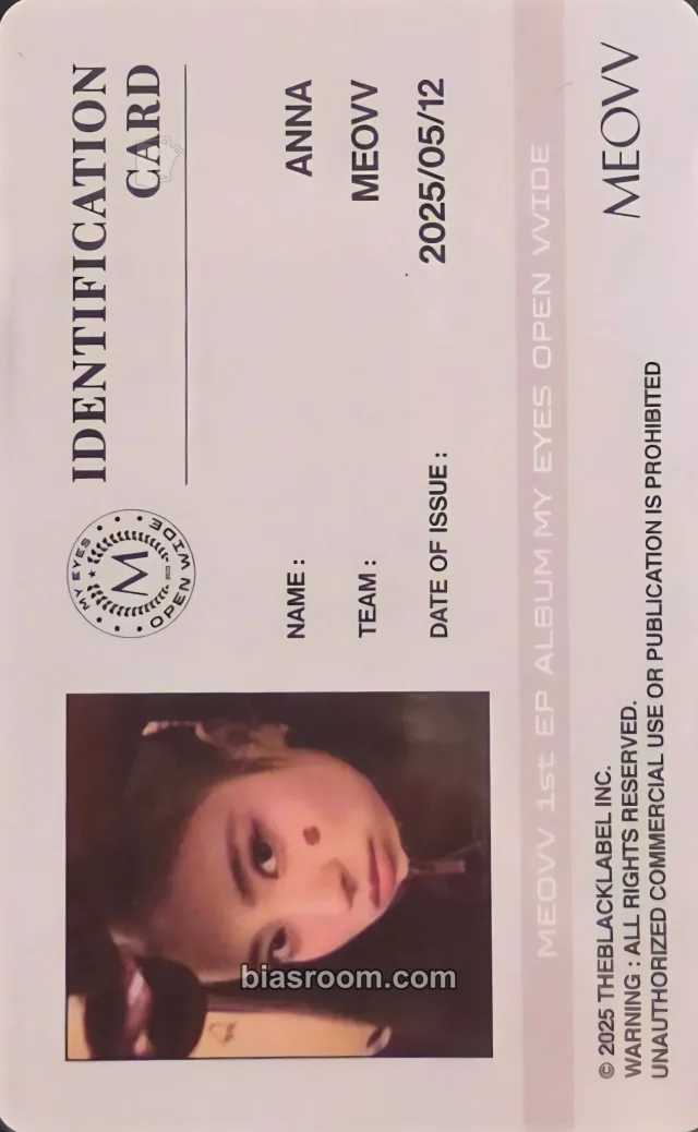 Anna Photocards (MEOVV) | Bias Room