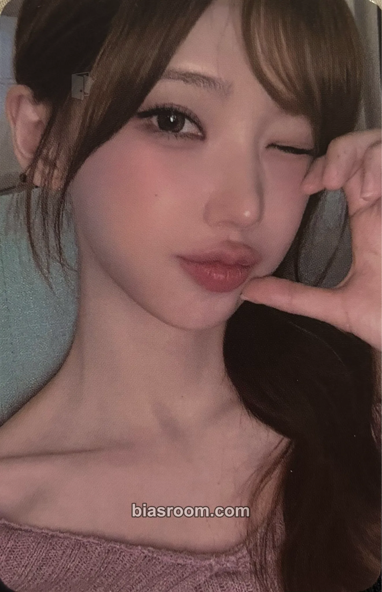 Magenta Rockation Photocard - QWER | Bias Room