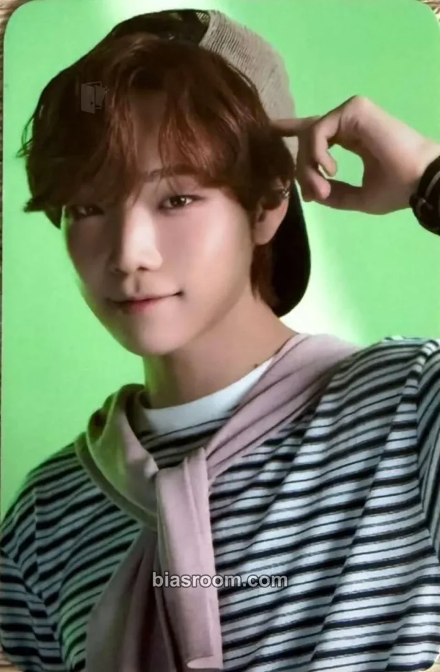 Wezag - Taehyeon - On The Playlist Fan Concert Event random pack merch photocard