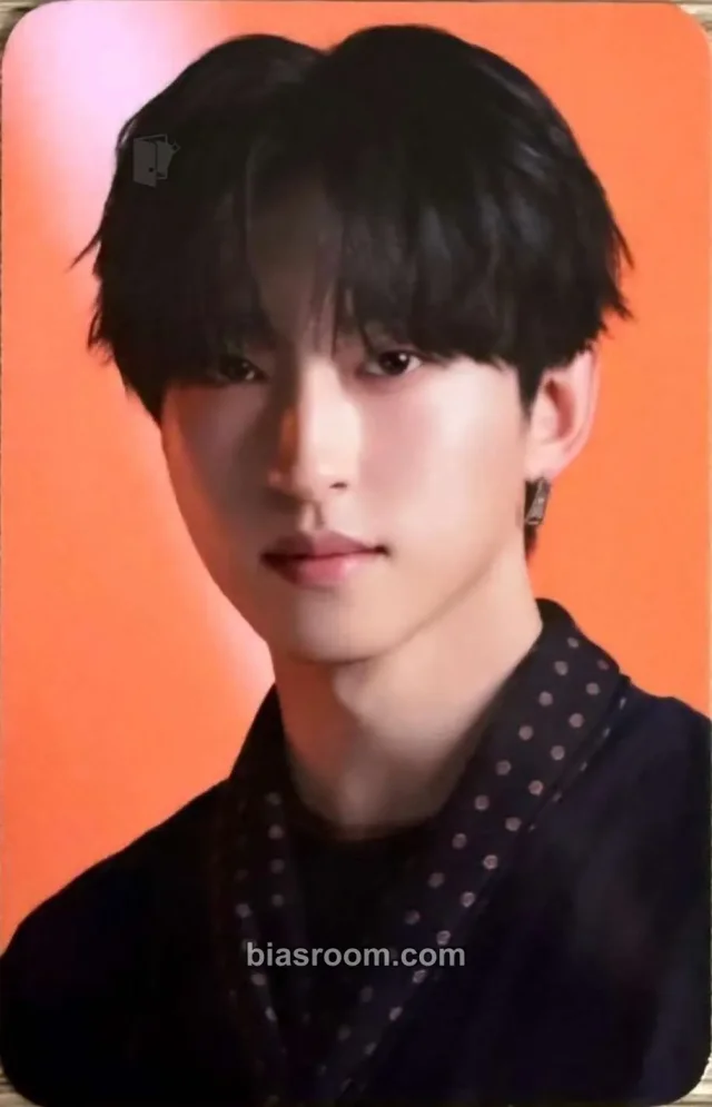 Wezag - Kyungtaek - On The Playlist Fan Concert Event random pack merch photocard