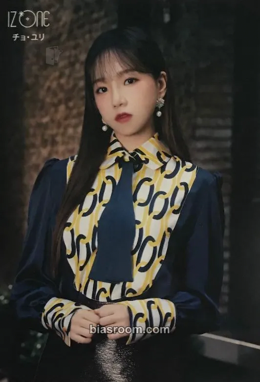 Jo Yuri Vampire Photocard - IZ*ONE - IZ*ONE K-pop photocard