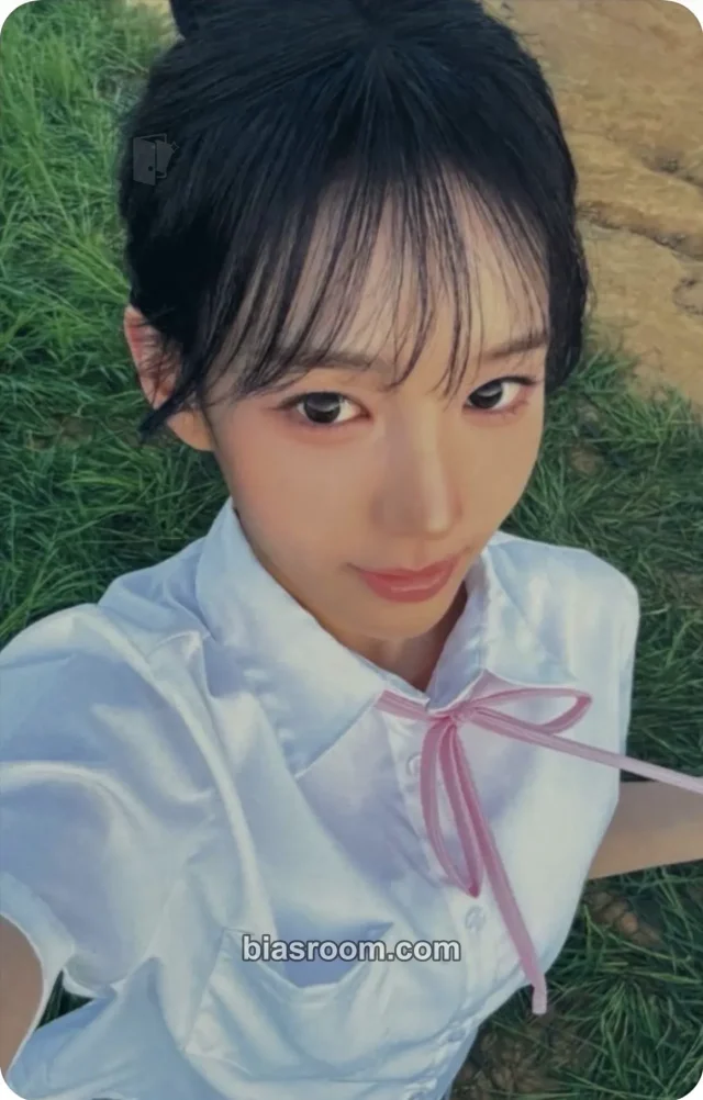 izna - Ryu Sarang - Handle With Care Album album photocard member version