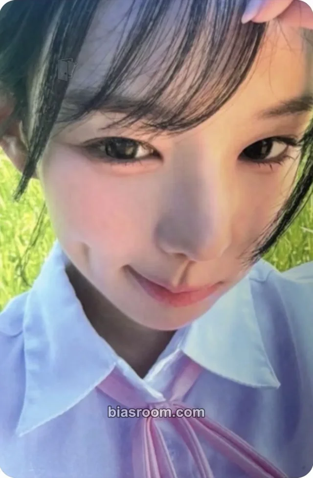 izna - Ryu Sarang - Handle With Care Album album photocard limited edition A version