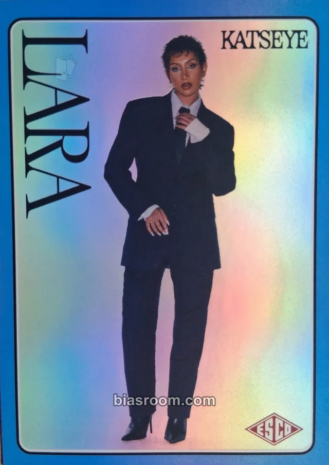 KATSEYE - Lara - ESCO “WILD” Trading Cards Other trading card foil card