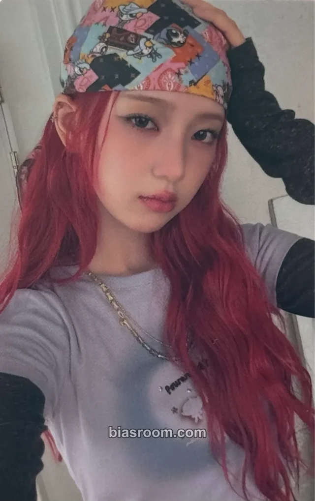 UNCHILD - Yeeun - Yeeun Waves Magazine Other D version magazine photocard pob (pre-order benefit)