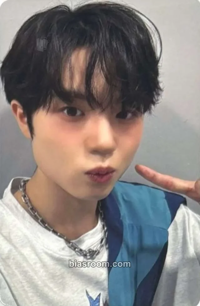 KO1KEYZ - Issa - PRODUCE 101 JAPAN SHINSEKAI Event merch photocard trading card