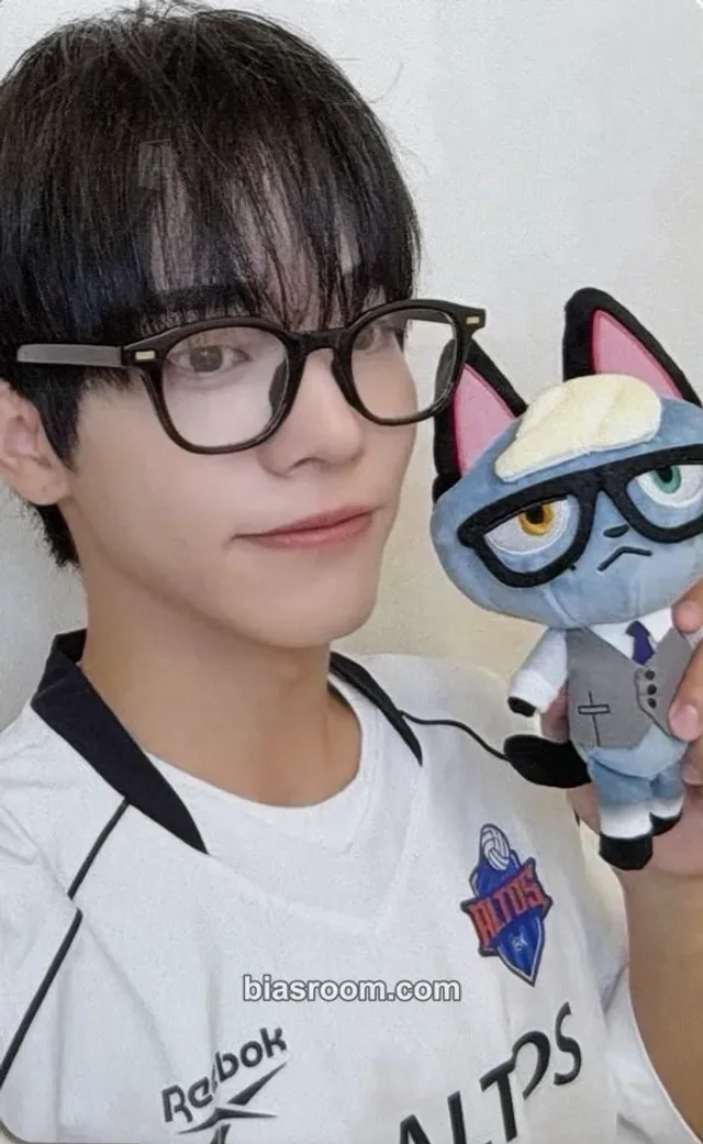 ONF - Yuto - ONF: MY SELF Album jump up fansign