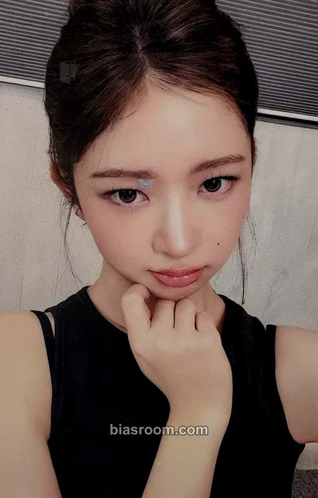 Rei Magazine IVE: 2nd Fanmeeting Photocard - IVE | Bias Room