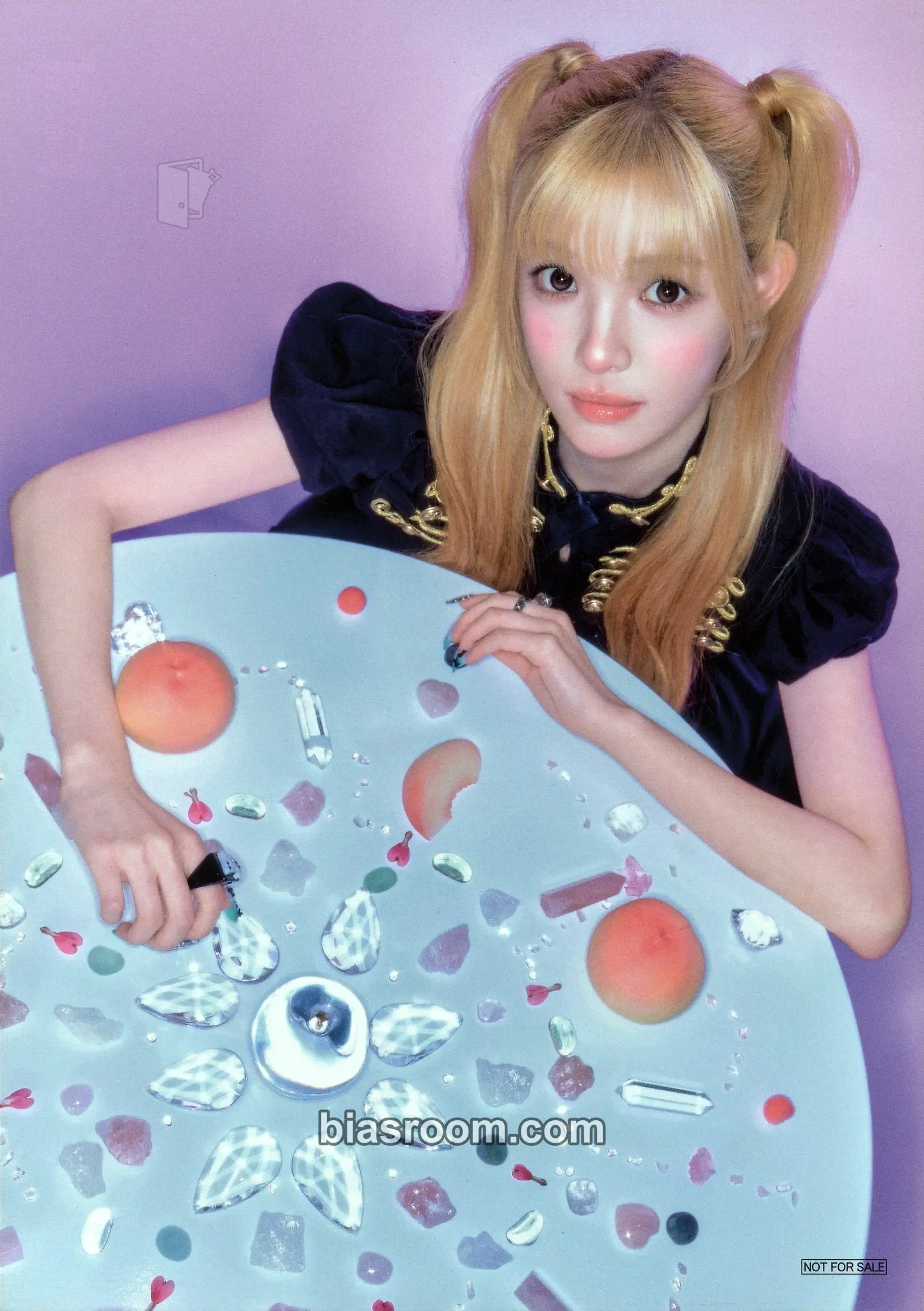 Yuha ICONIC HEART Photocard - Hearts2Hearts | Bias Room