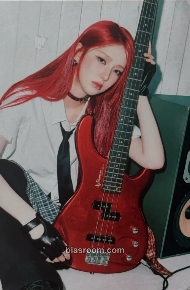 UNCHILD - Yeeun - Yeeun Waves Magazine Other D version pob (pre-order benefit) postcard magazine inclusion