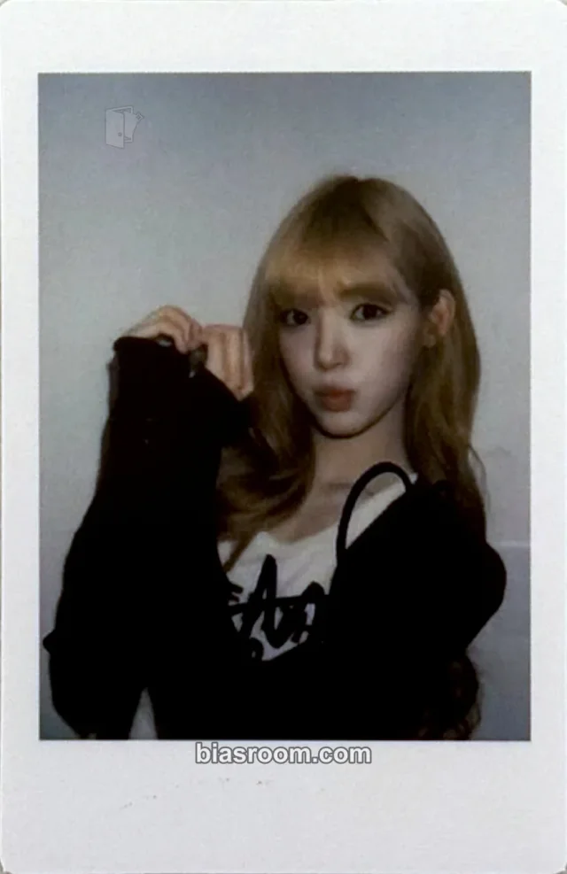 Yuha FOCUS Photocard - Hearts2Hearts | Bias Room