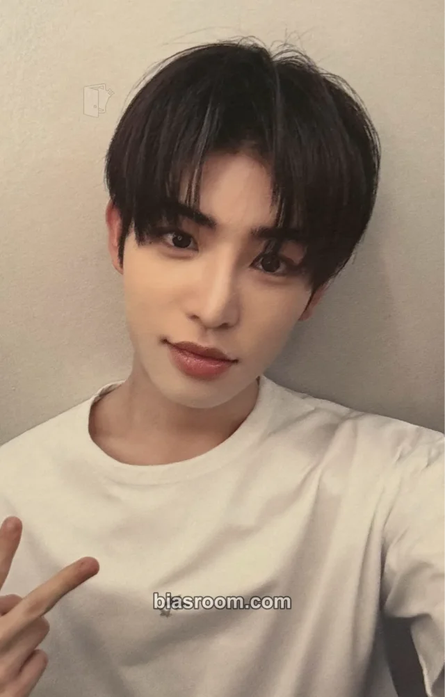 KickFlip - Minje - My First Kick Album merch photocard pop-up