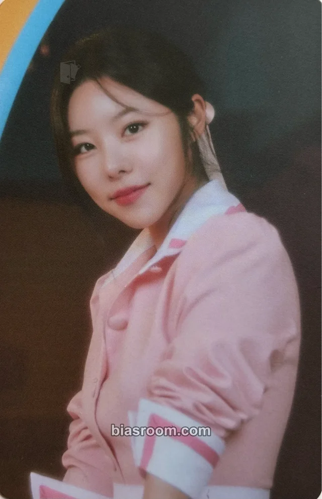 MAMAMOO - Wheein - 2023 Season's Greetings: Moomoo's Donuts Other season's greetings calendar photocard photocard set