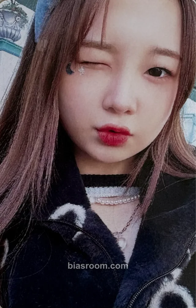 MADEIN - Gaeun - LOVE & HAPPINESS (LIMELIGHT) Album withmuu/withdrama pob (pre-order benefit)