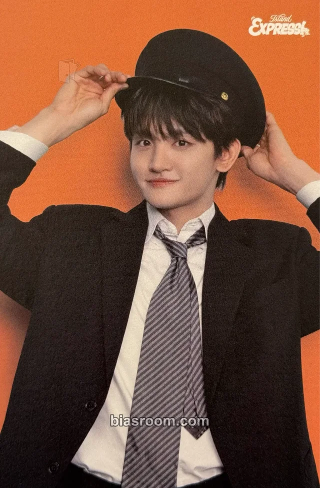 LUCY - Wonsang - LUCY Showroom: Island Express Other postcard item set merch inclusion