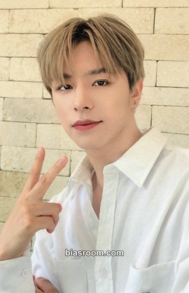 LE'V - LE'V - A.I. BAE Album soundwave fansign