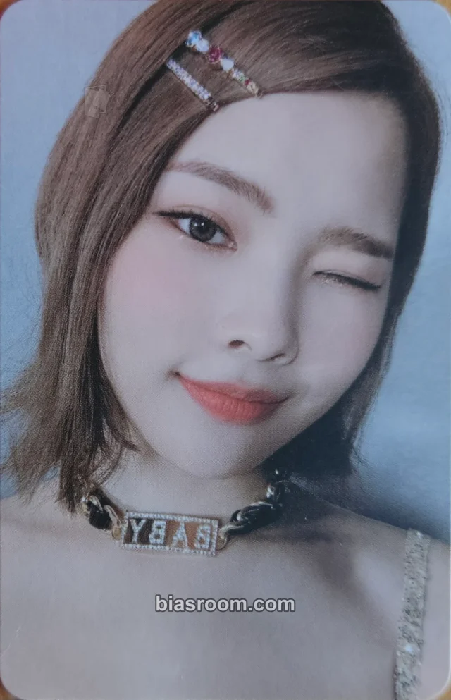 Weki Meki - Rina - HIDE and SEEK Album fansign winner benefit