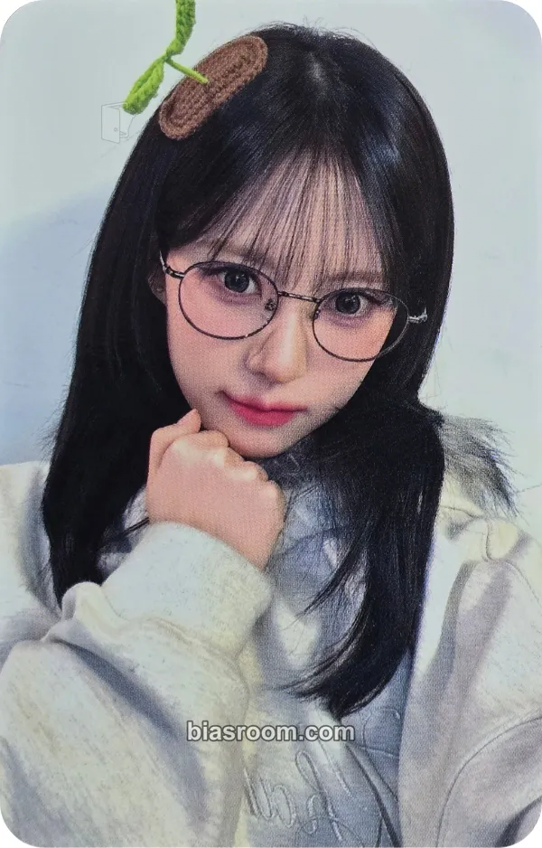 Liv lip bomb Photocard - RESCENE - RESCENE K-pop photocard