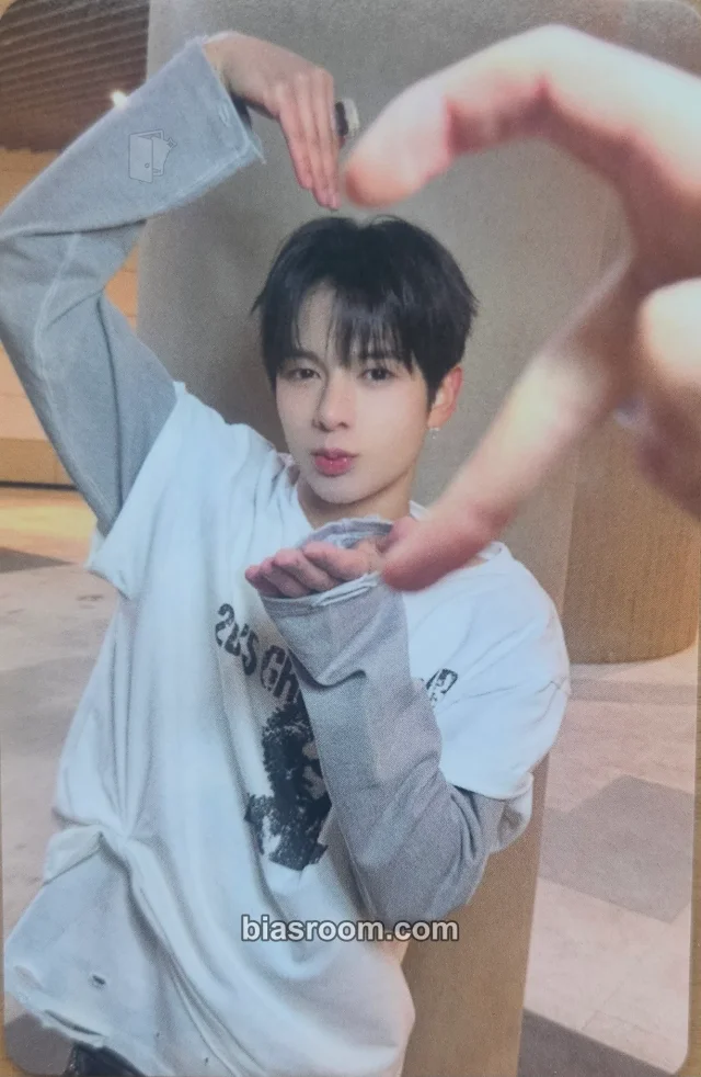 Turn NAZE NAZE K-pop photocard
