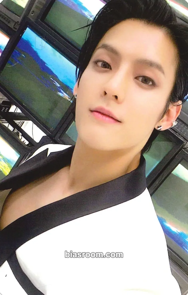 BTOB - Minhyuk - BOOM (Minhyuk Solo) Album pob (pre-order benefit) musickorea (music korea)