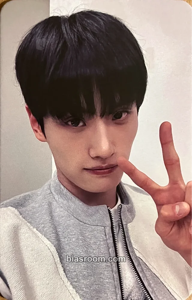 TIOT - Kum Junhyeon - Kick-Start Album fromm store fansign round 2