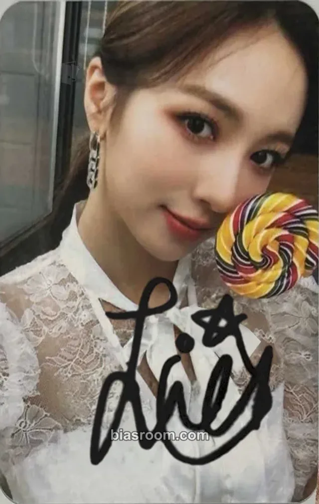 Cherry Bullet - Huh Jiwon - Cherry Rush Album dmc music video call/fancall winner benefit autographed version 4