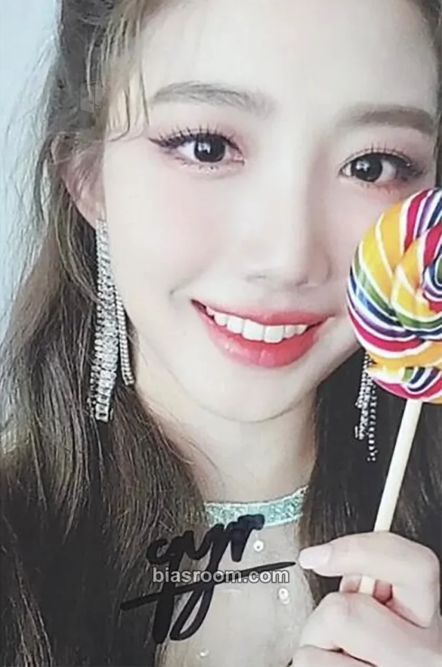 Cherry Bullet - Yuju - Cherry Rush Album dmc music video call/fancall winner benefit autographed version 1