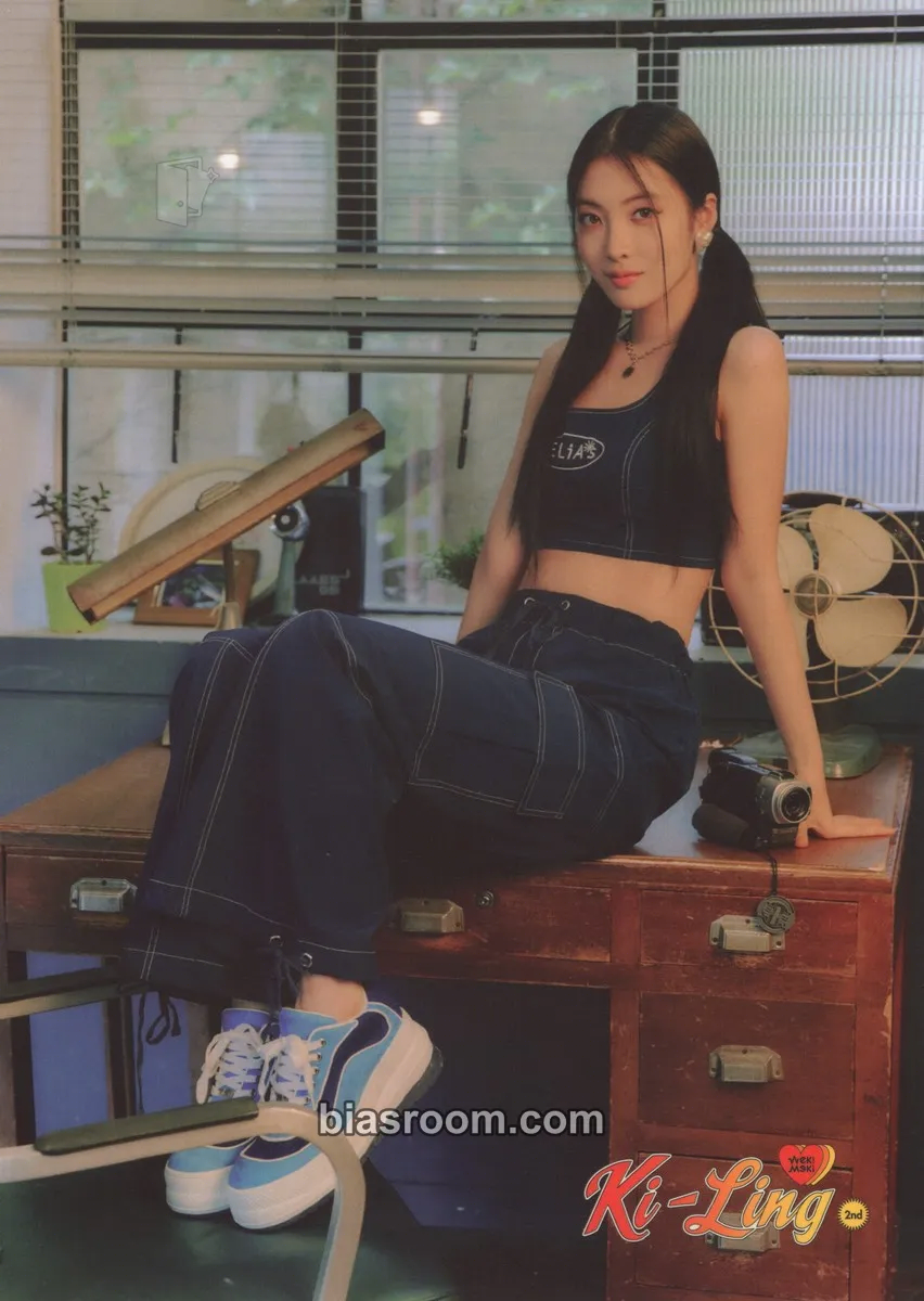 Lucy 2nd Official Fanclub Kit Photocard - Weki Meki - photocard K-pop Weki Meki