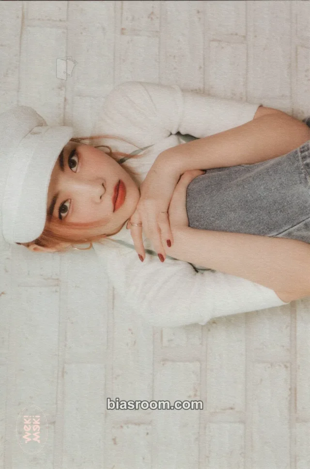 Weki Meki - Rina - 2021 Season's Greetings Other merch inclusion item set postcard season's greetings