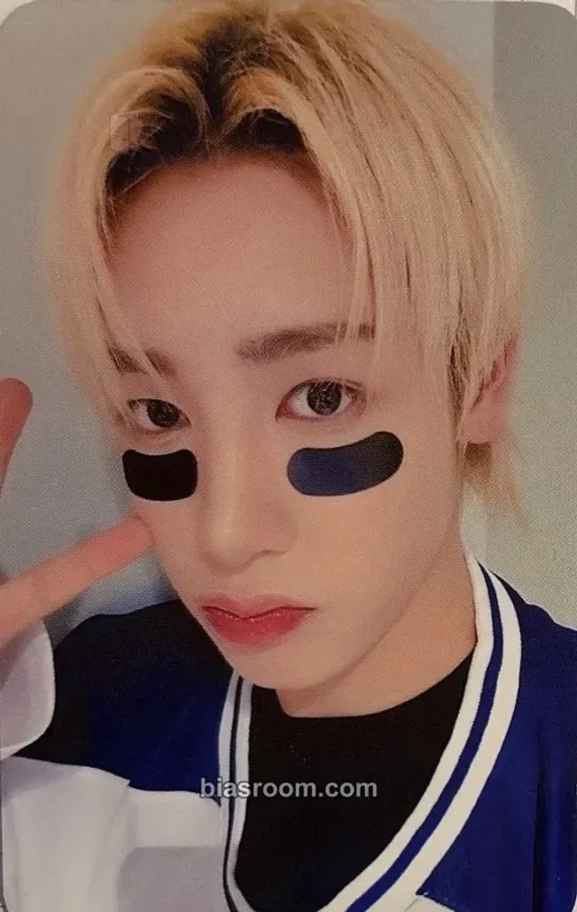 Hunter Photocards (xikers) | Bias Room