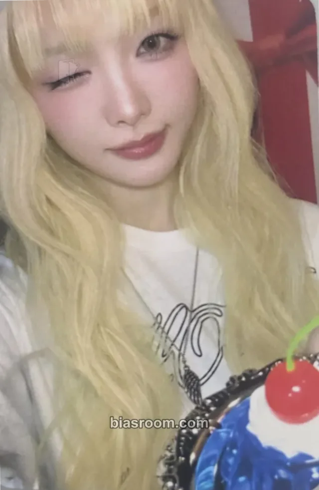 Geenius - Yeyoung - Spoiler Book Album withmuu/withdrama