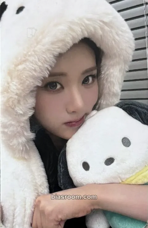 Jiwon Glow ME Photocard - fromis_9 - fromis_9 K-pop photocard