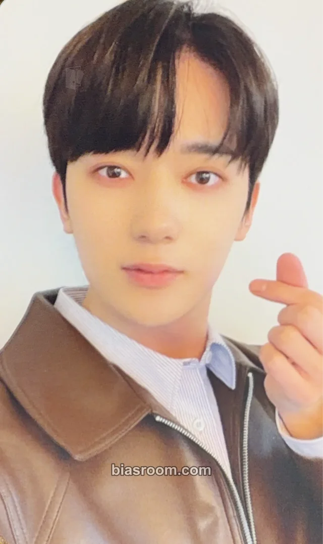 Omega X - Yechan - Love Me Like Album apple music pob (pre-order benefit)
