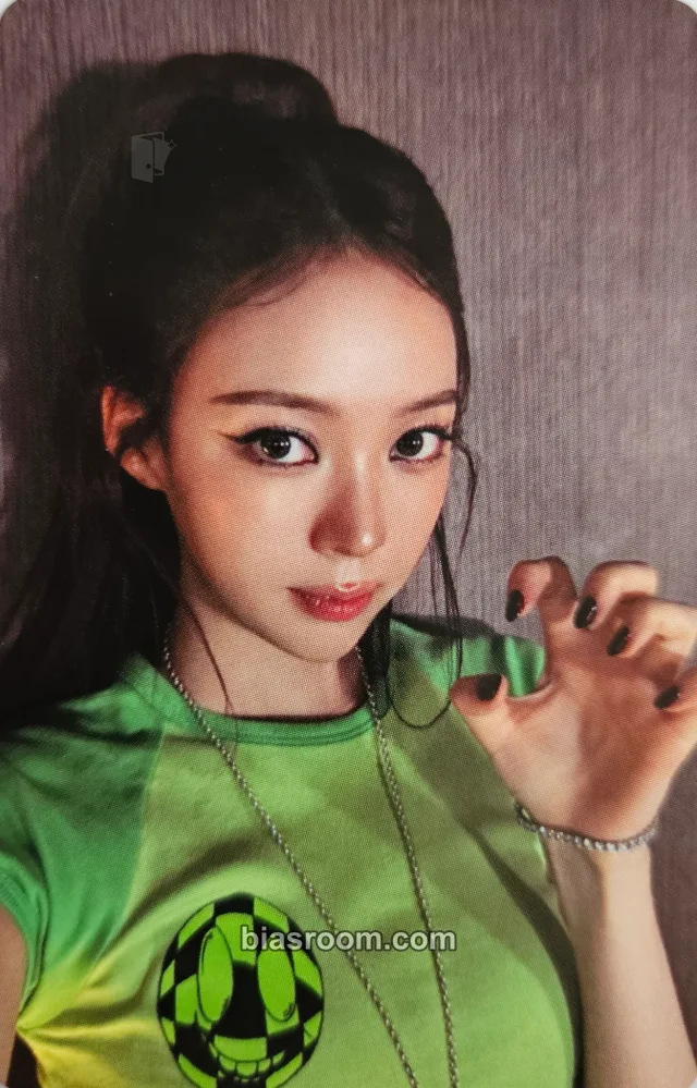 Narin Photocards (MEOVV) | Bias Room
