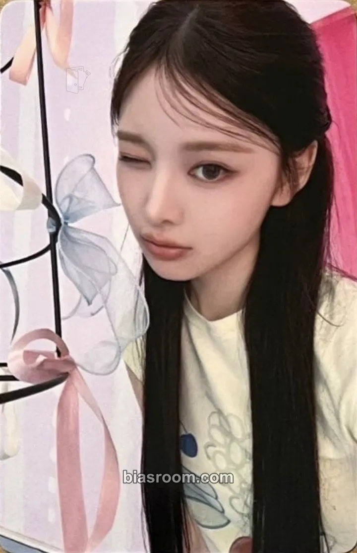 Bang Jeemin France Louvre Baguette x izna Photocard - izna | Bias Room