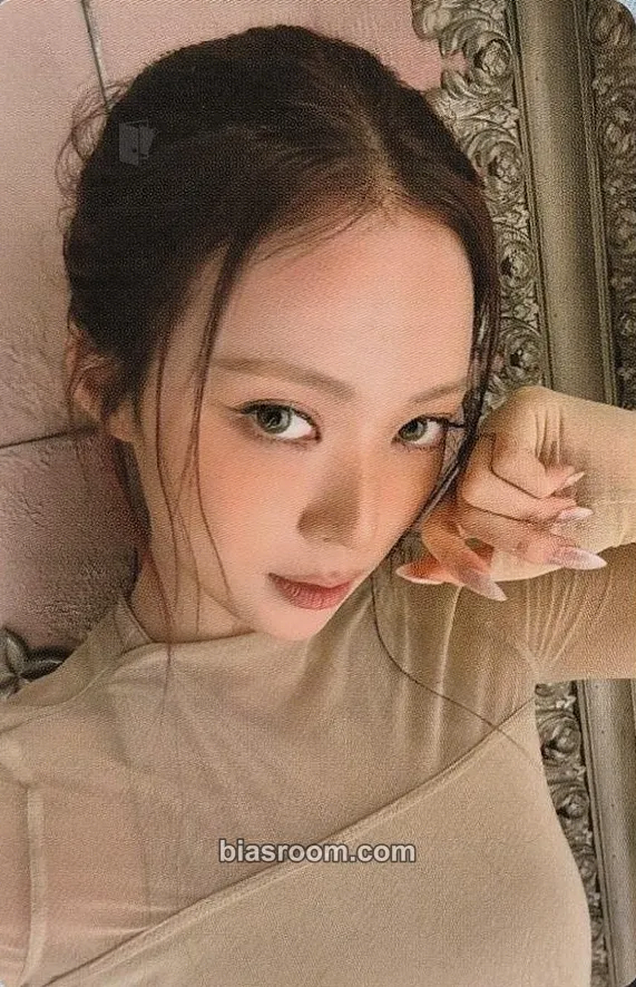 Narin [BITE NOW] Pop-Up Shop Photocard - MEOVV | Bias Room