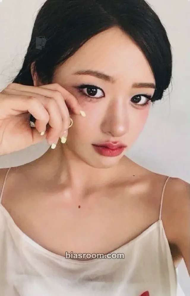 Yujin ELEVEN (Japanese ver.) Photocard - IVE | Bias Room