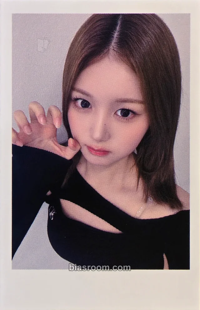 tripleS - Joobin - LOVE&POP pt.1 Album jump up fansign round 2 polaroid