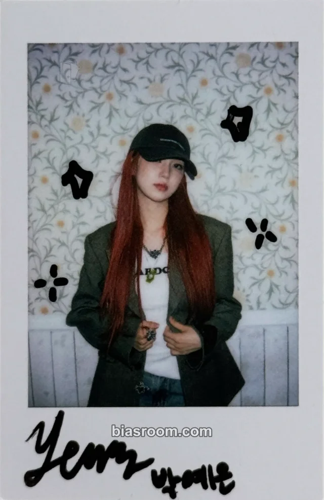 UNCHILD - Yeeun - Yeeun Waves Magazine Other magazine photocard polaroid A version