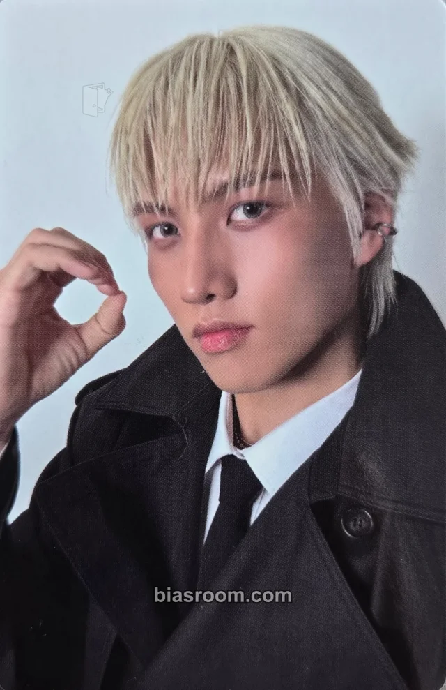 Seongil Photocards (82Major) | Bias Room