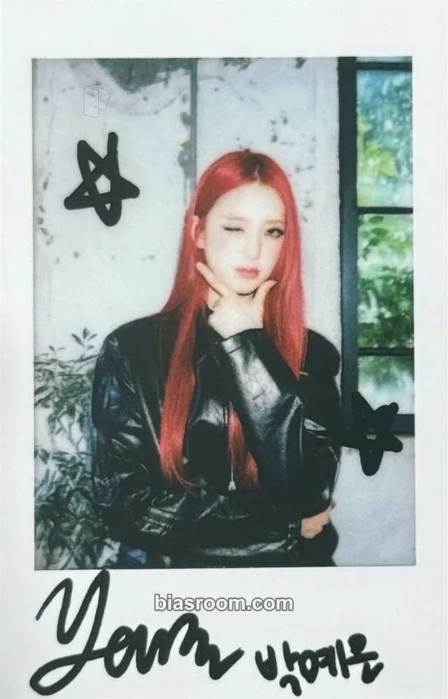 UNCHILD - Yeeun - Yeeun Waves Magazine Other magazine photocard polaroid B version